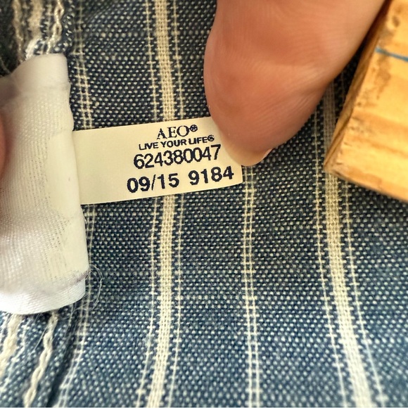 American Eagle Men’s Outfitters Blue and White Casual Button Down Shirt medium - Picture 5 of 11